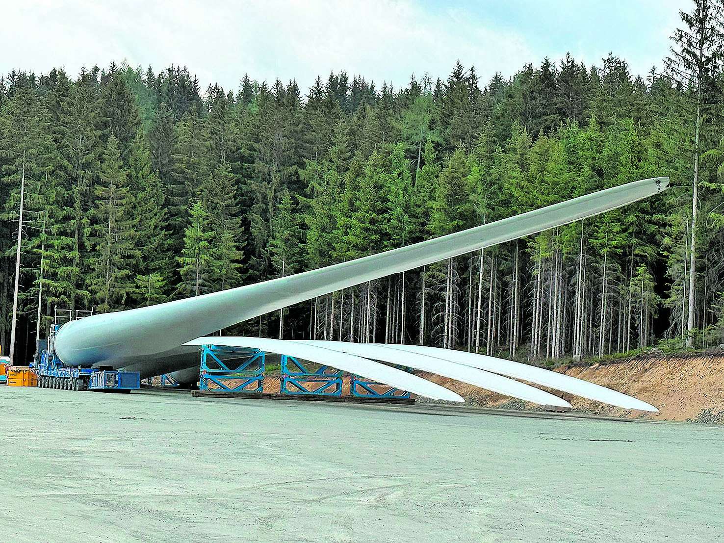 Aufbau eines Windrades.jpg © Mooslechner
