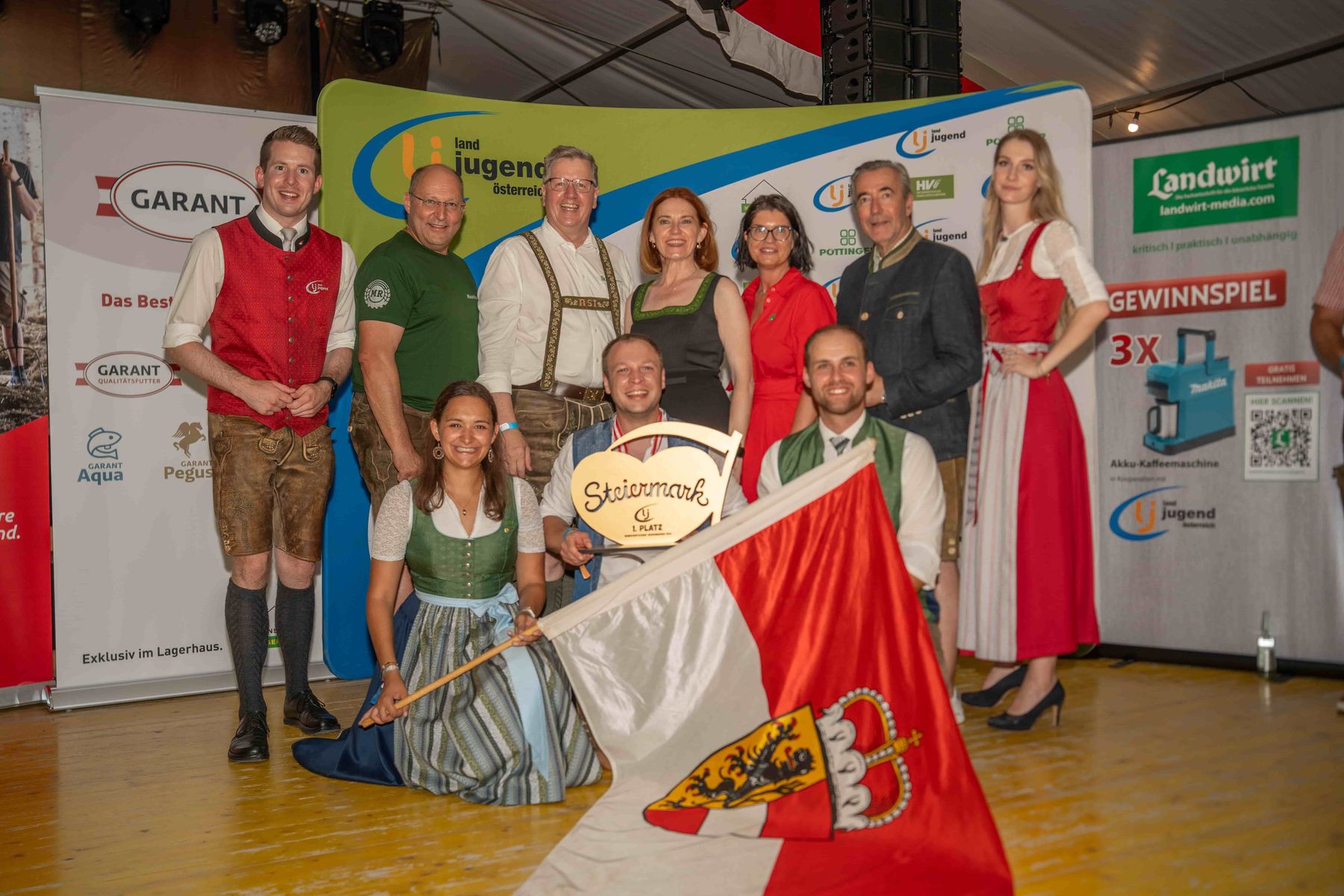 Landjugend misst sich im Sensenmähen 2026 7.jpg © Barbara Stipper