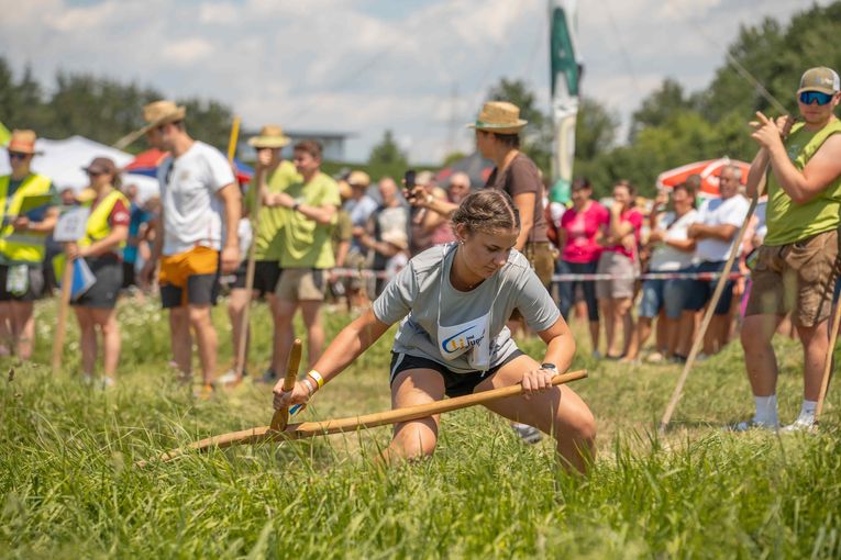 Landjugend misst sich im Sensenmähen 2026 10.jpg © Barbara Stipper