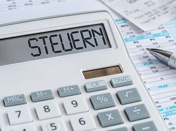 Steuern.jpg © AdobeStock