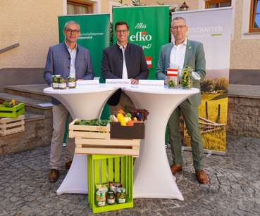 Wirtschaften am Land PK Gurkerlregal.jpg © Wirtschaften am Land