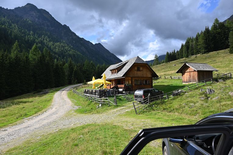 Hütte außen 2.jpg © Mooslechner