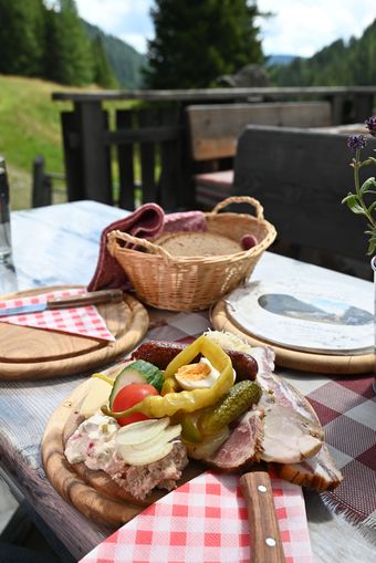Hütte Jause.jpg © Mooslechner