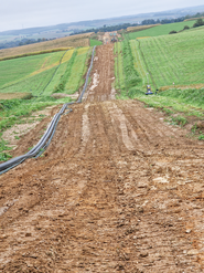 Ein Feld indem ein Erdkabel zur Stromweiterleitung verlegt wird © Hausmann