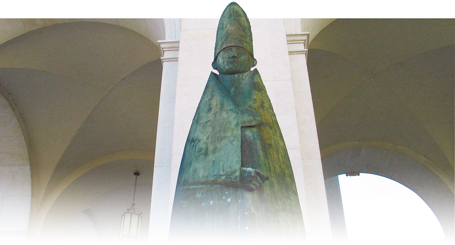 Statue Dom.jpg © Archiv