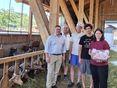 Bild 4 - 20260626_093559 - Gruppenfoto im Stall - Schullern Johannes © BBK Rohrbach