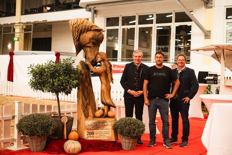 200 Jahre Pferdezentrum_Johannes Mayrhofer (l.), Sven Wastian (mitte), Karl Kronberger (r.) (C) Picturesbyhelene.jpg © PicturesbyHelene