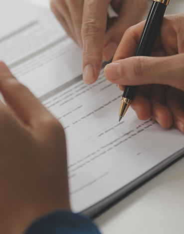 Formular mit Unterschrift © Phanphen – stock.adobe.com