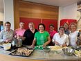 Bild 1_PA Welternährungstag_Bäuerinnen kochen für Caritas-Wärmestube_LK OÖ_Grandl_klein © LK OÖ, Grandl
