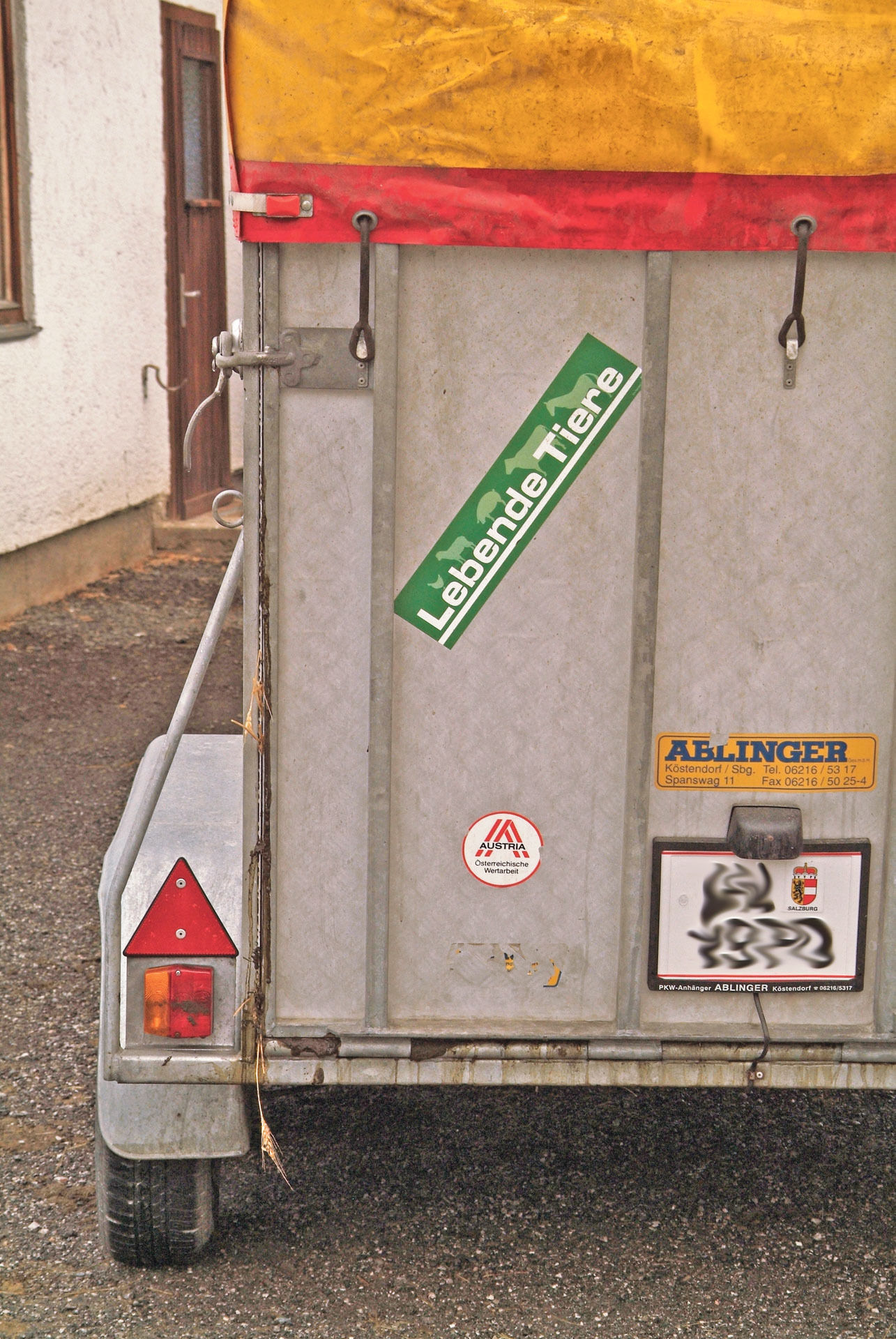 Tierhalter.jpg © Dür