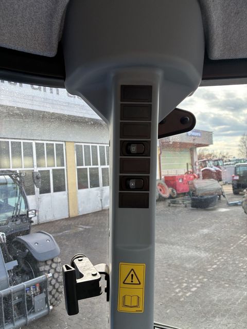 [3186-6754181-11.jpg]