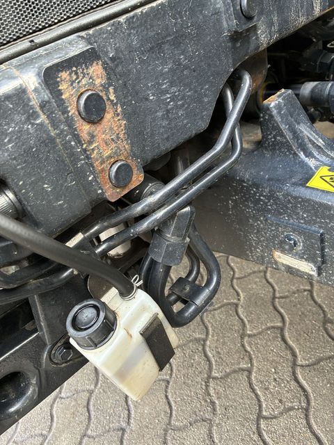 [3186-6754181-5.jpg]