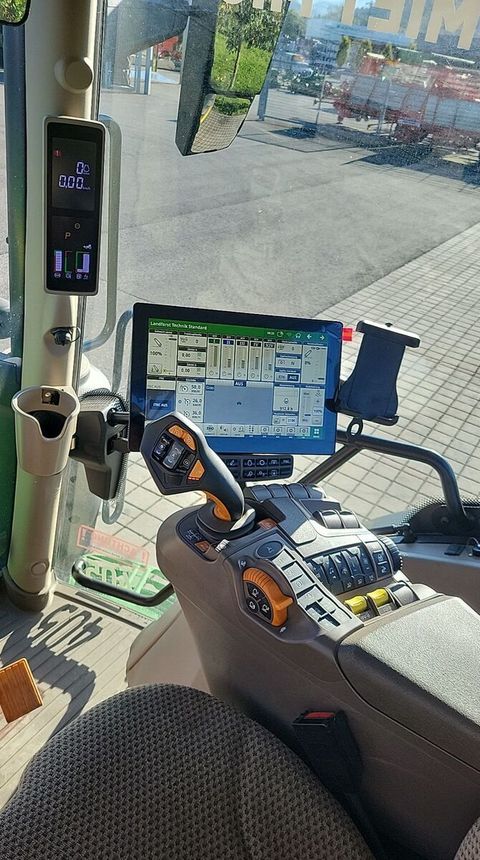 [3229-6525864-9.jpg]