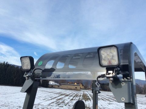 [3229-6652211-10.jpg]