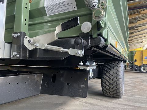 [3244-2909082-16.jpg]