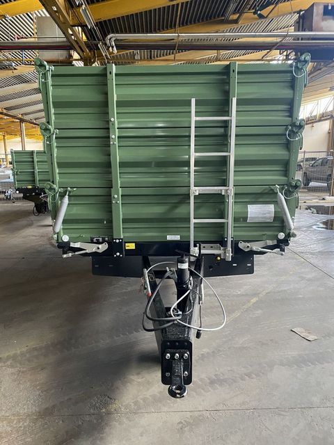 [3244-2909082-7.jpg]