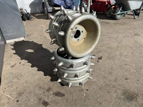 [3244-3462083-4.jpg]