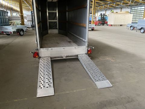 [3244-3554187-3.jpg]