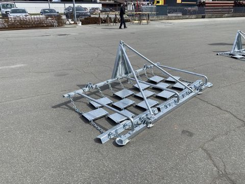 [3244-3555144-3.jpg]