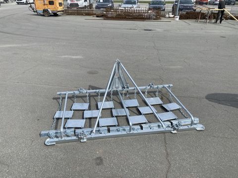 [3244-3555144-5.jpg]