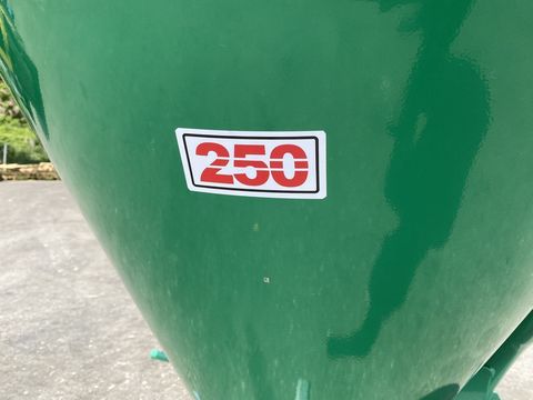 [3244-3649953-6.jpg]