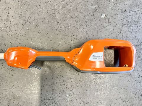 [3244-3661807-11.jpg]