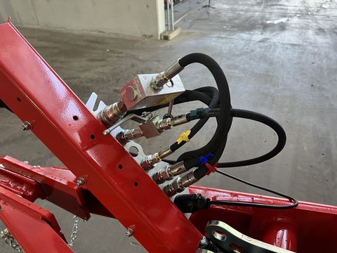 [3244-3979751-10.jpg]