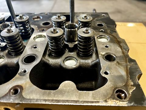 [3244-3982995-3.jpg]