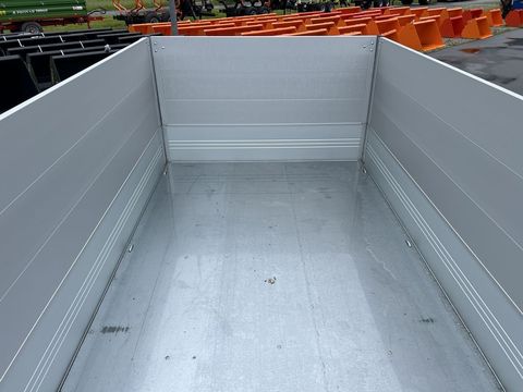 [3244-4291177-7.jpg]