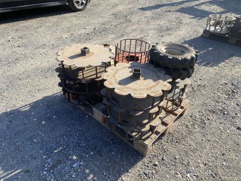 [3244-4703401-11.jpg]