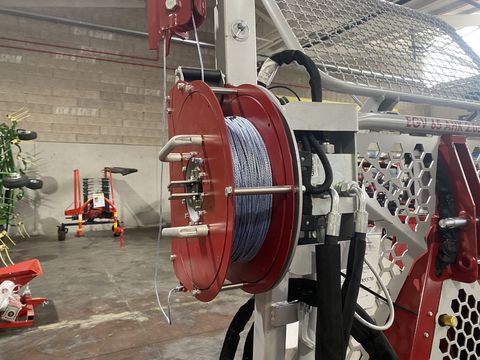 [3244-4803199-20.jpg]