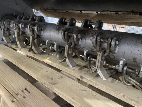 [3244-4901821-13.jpg]