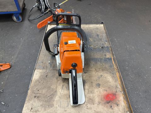 [3244-5721904-3.jpg]