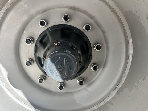 [3244-6409991-14.jpg]