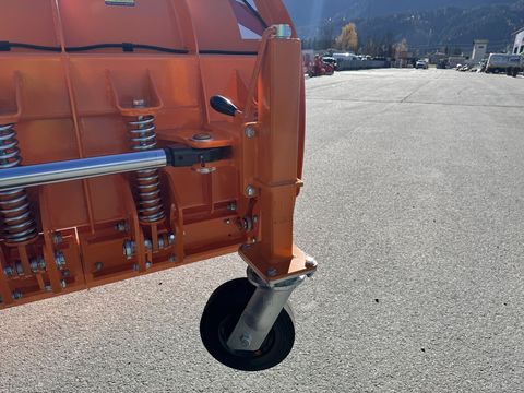 [3244-6413876-13.jpg]