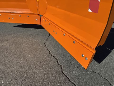 [3244-6413876-15.jpg]