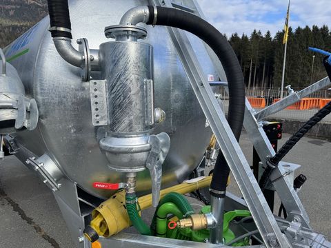 [3244-6495914-11.jpg]