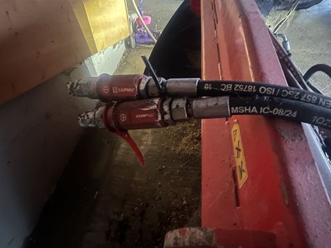 [3244-6535265-6.jpg]