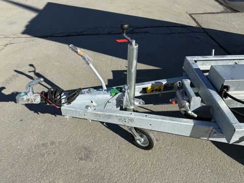 [3244-6757448-3.jpg]