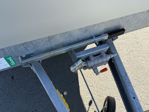 [3244-6757448-6.jpg]