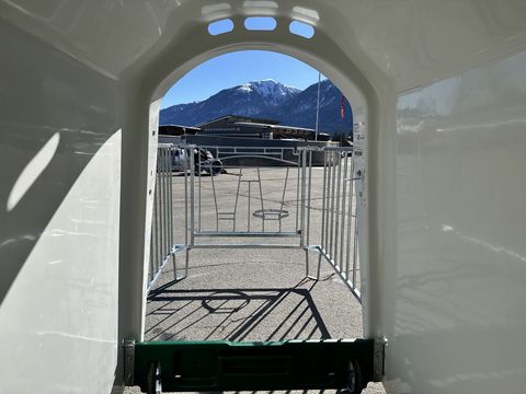 [3244-6757502-26.jpg]