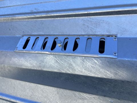 [3244-6757671-18.jpg]