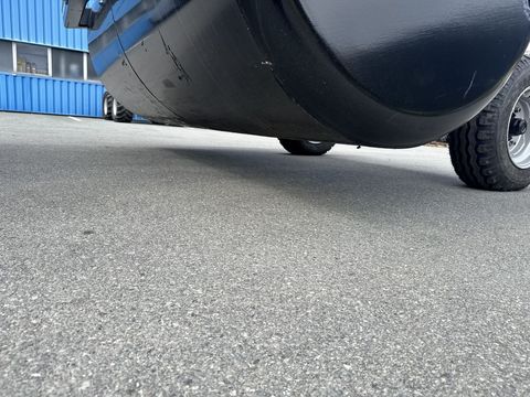 [3244-6884429-19.jpg]