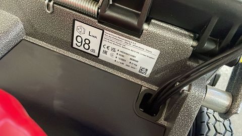 [3244-6916266-7.jpg]