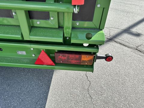 [3244-7102682-9.jpg]