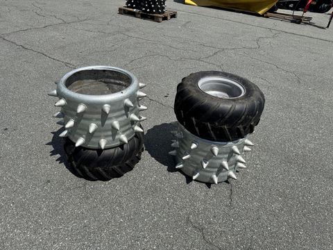 [3244-7341789-13.jpg]