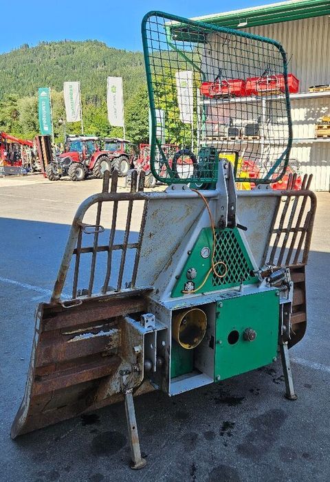 [3258-6120216-7.jpg]