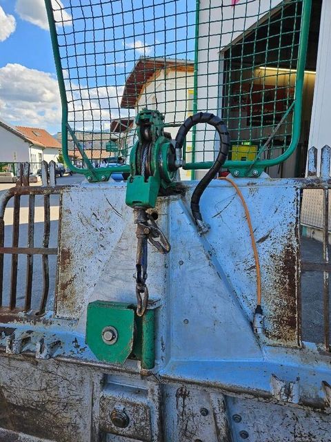 [3258-6120216-9.jpg]