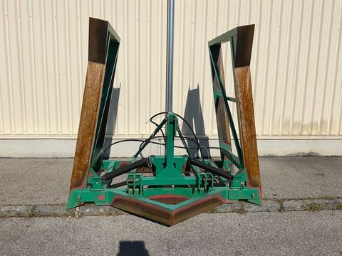 [3260-3838289-4.jpg]