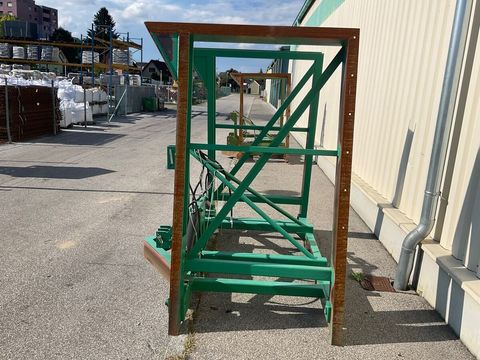 [3260-3838289-6.jpg]